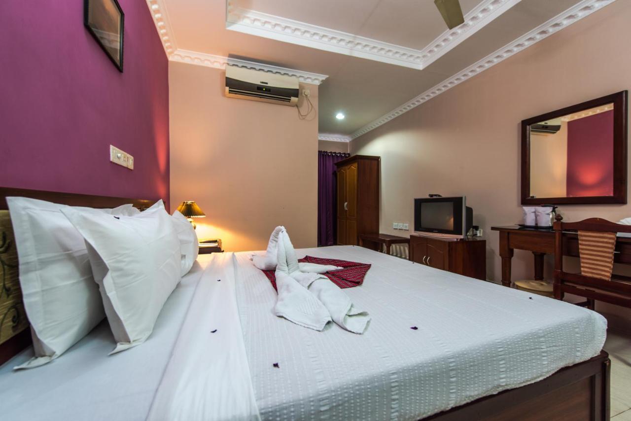 Kallada Hotels And Resorts Thrissur Esterno foto