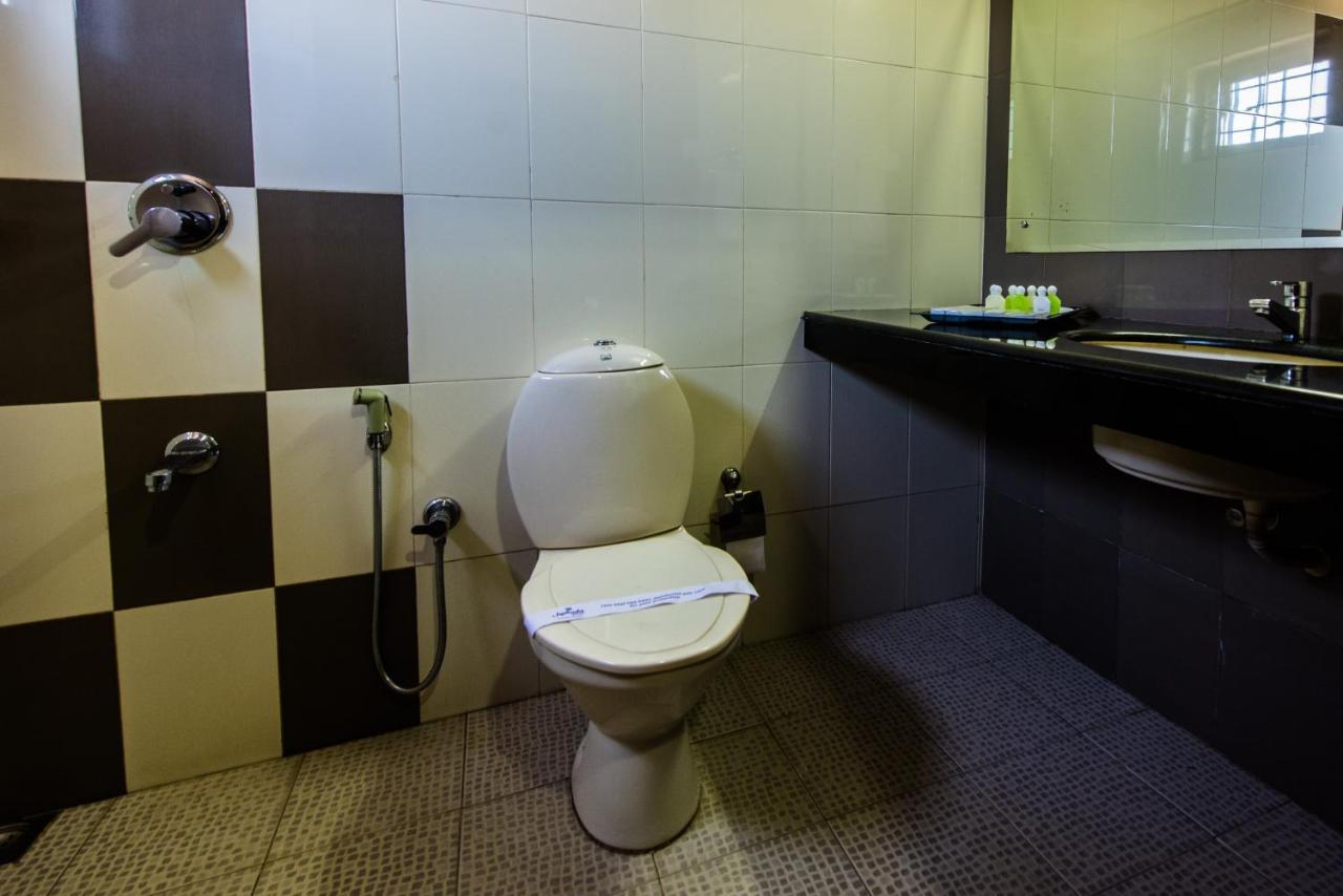 Kallada Hotels And Resorts Thrissur Esterno foto