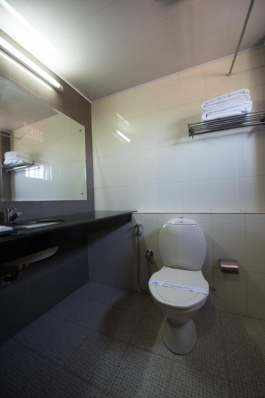 Kallada Hotels And Resorts Thrissur Esterno foto